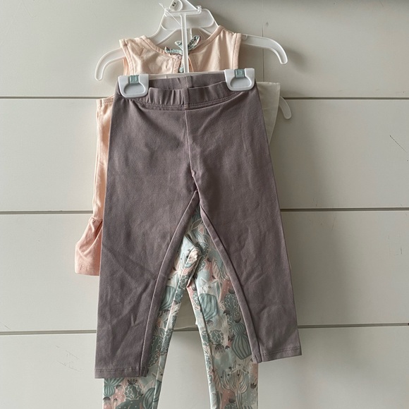 NWT Savannah Girl’s 4 Piece Summer Outfits 12 Months - Picture 2 of 9